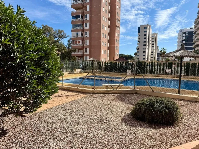 Renovated penthouse with sea views, 3 bedrooms, 2 bathrooms, parking and pool