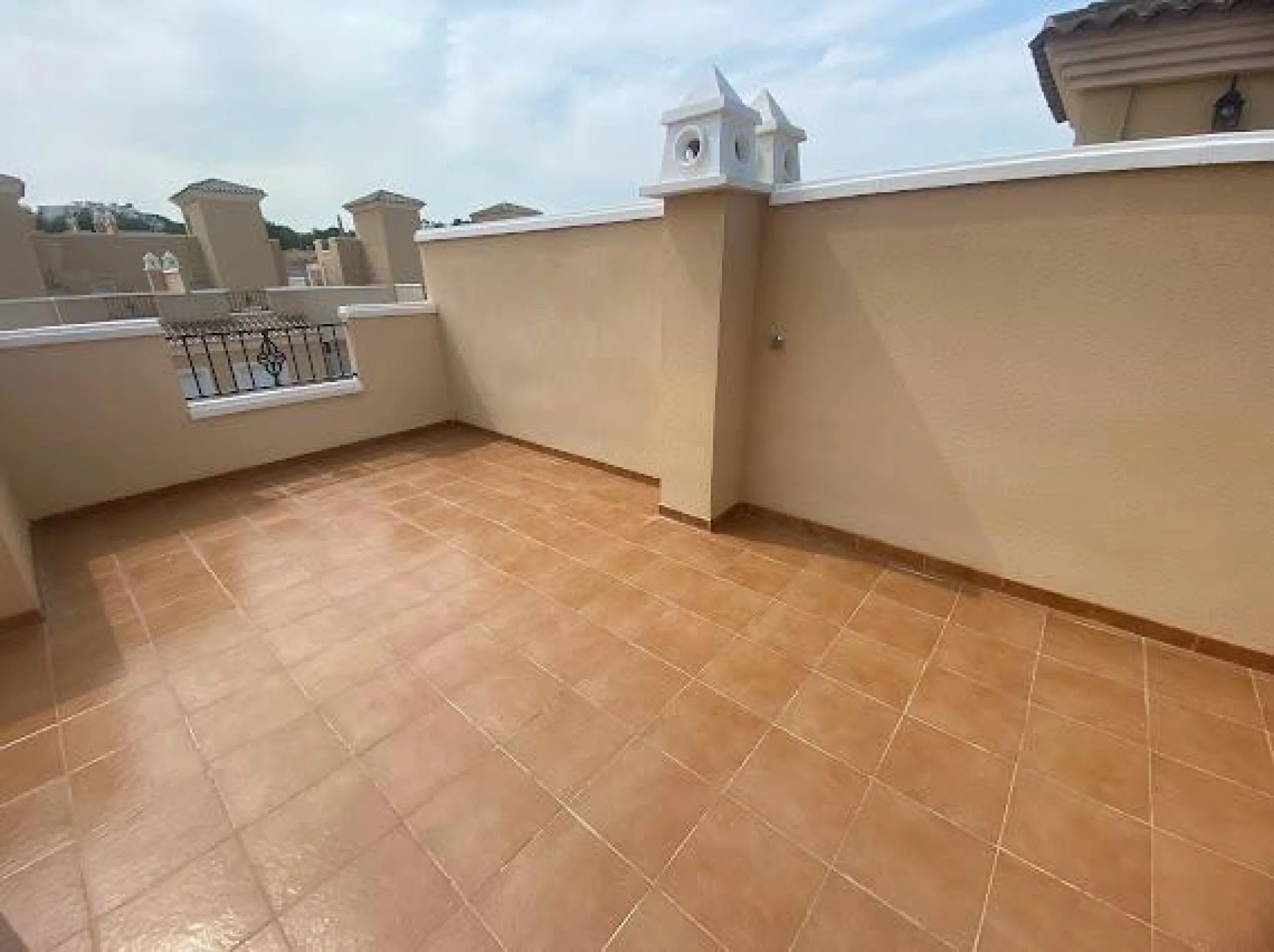 Exclusivo Adosado en San Miguel de Salinas - Ideal para Vivir