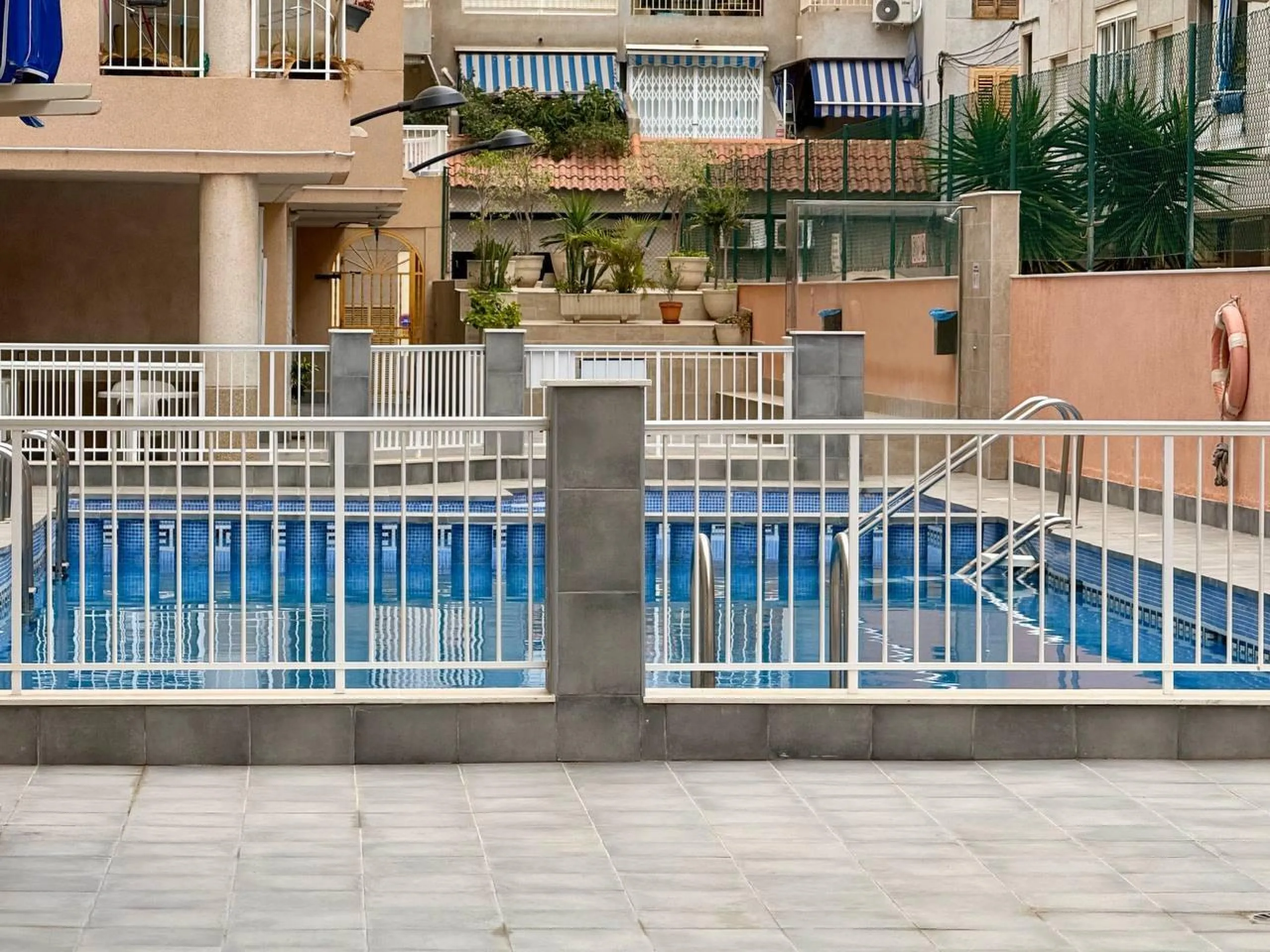 Exclusive Renovated Apartment with 2 Bedrooms, 1 Bathroom, and Pool, 250 m. from the Beach
