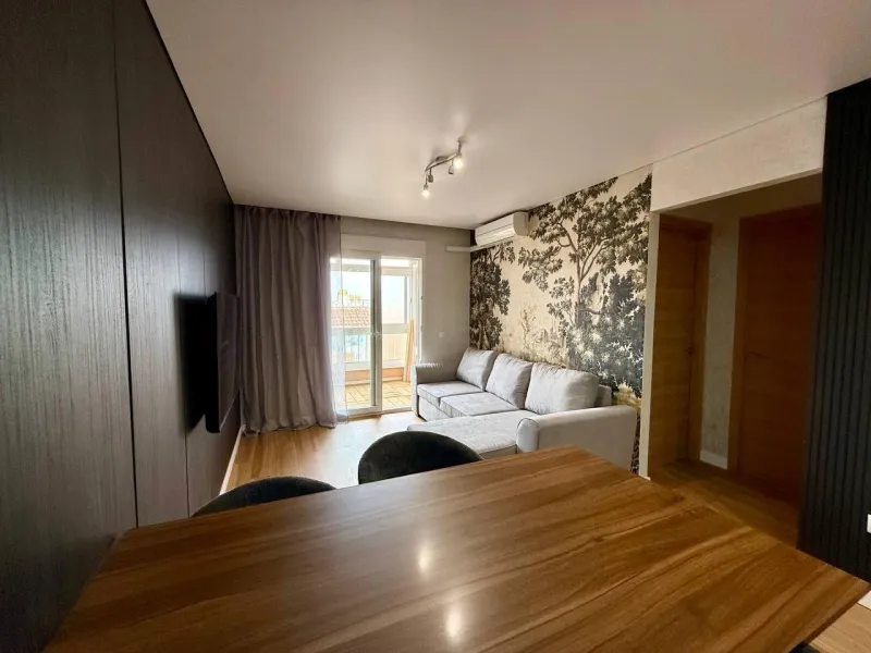 Exclusive Renovated Apartment with 2 Bedrooms, 1 Bathroom, and Pool, 250 m. from the Beach