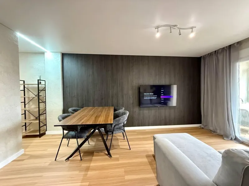 Exclusive Renovated Apartment with 2 Bedrooms, 1 Bathroom, and Pool, 250 m. from the Beach