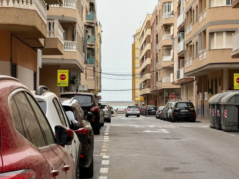 Exclusive Renovated Apartment with 2 Bedrooms, 1 Bathroom, and Pool, 250 m. from the Beach