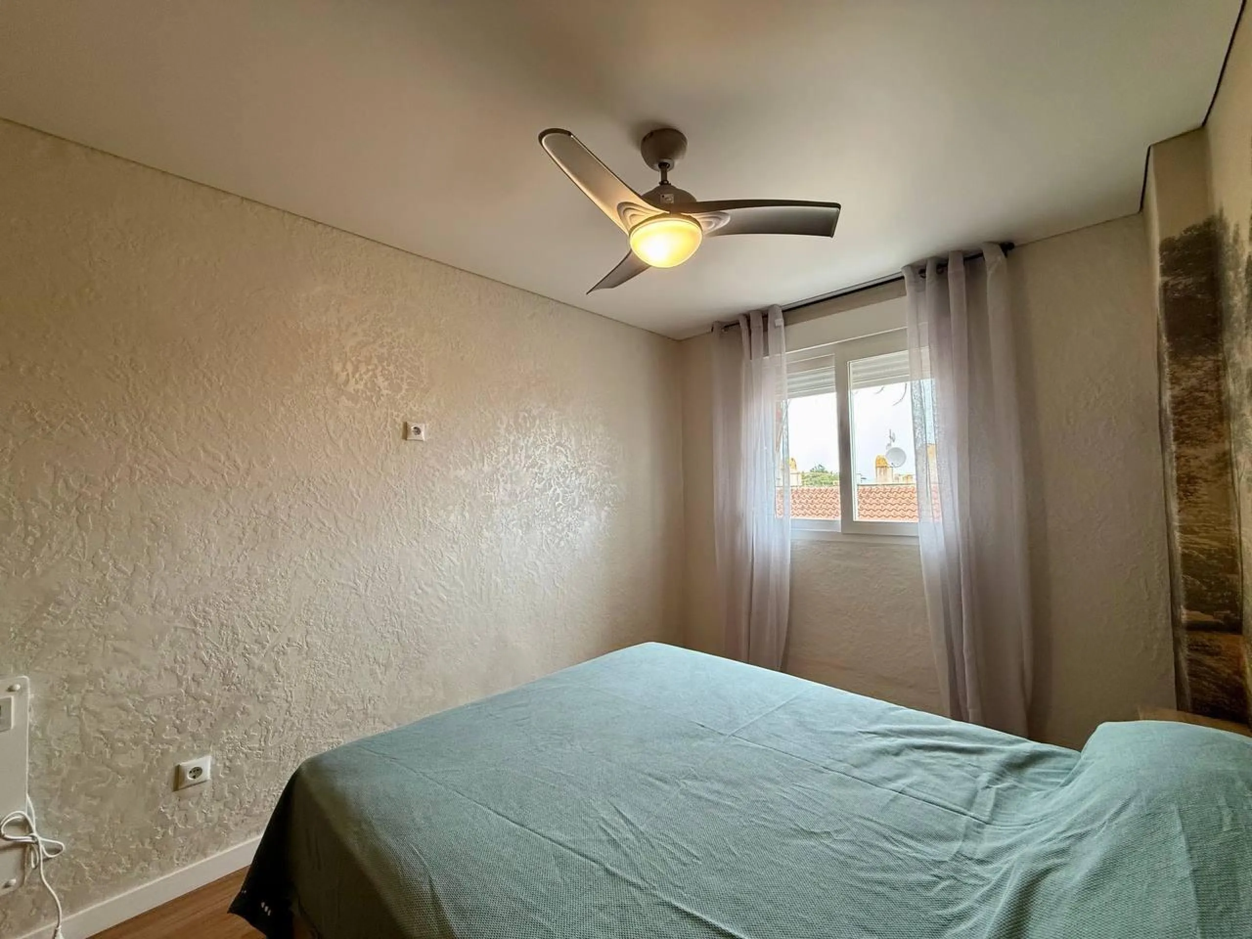 Exclusive Renovated Apartment with 2 Bedrooms, 1 Bathroom, and Pool, 250 m. from the Beach