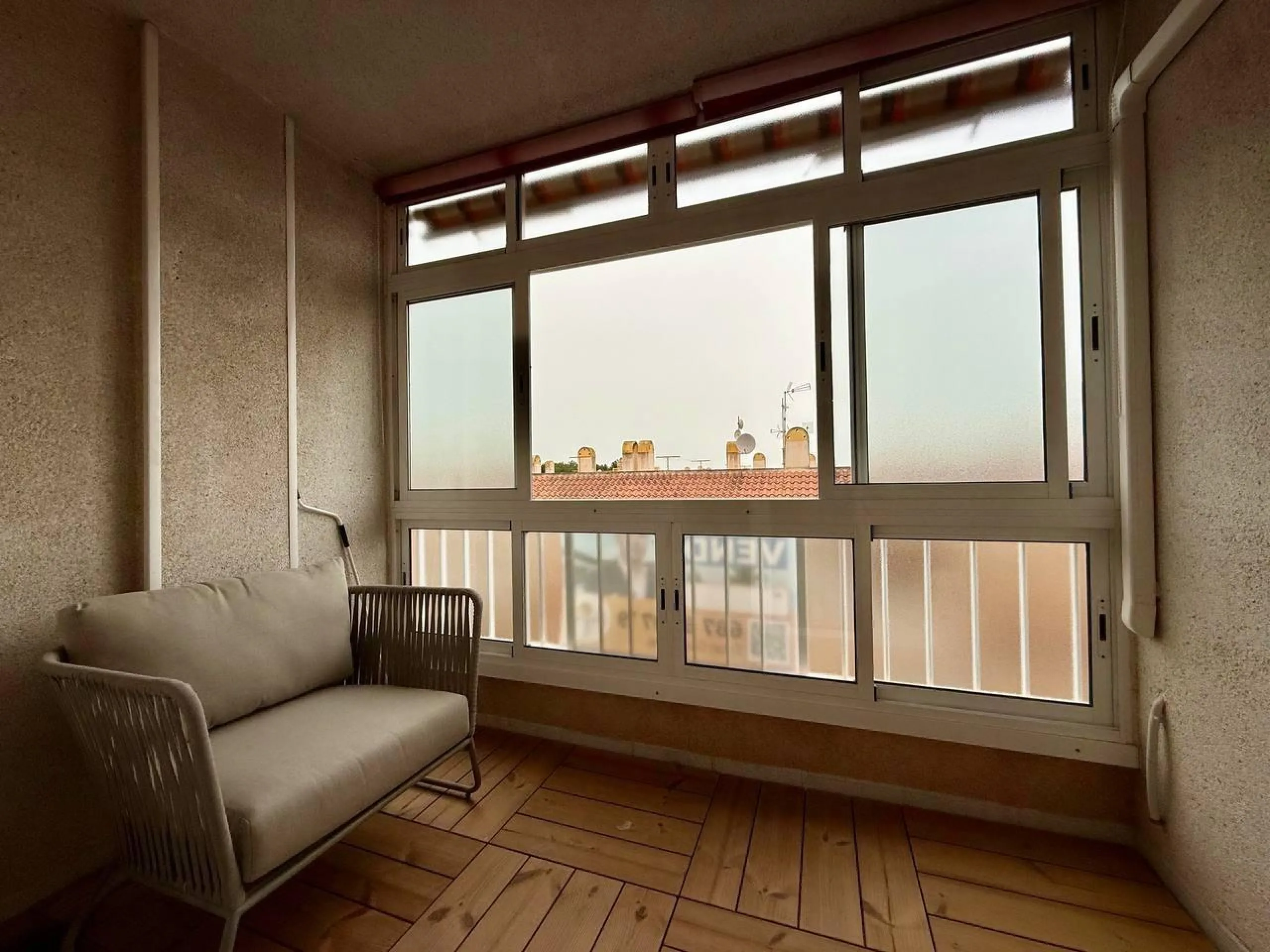 Exclusive Renovated Apartment with 2 Bedrooms, 1 Bathroom, and Pool, 250 m. from the Beach