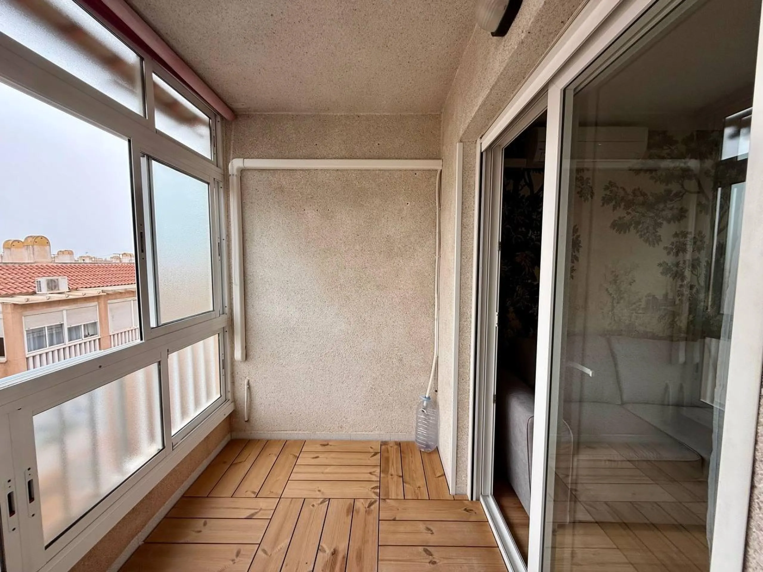 Exclusive Renovated Apartment with 2 Bedrooms, 1 Bathroom, and Pool, 250 m. from the Beach