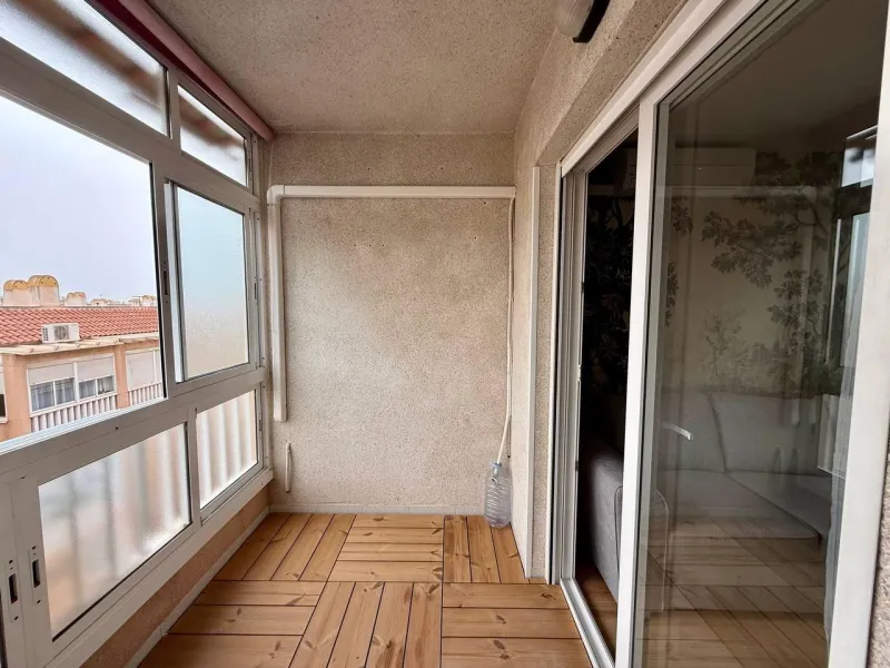 Exclusive Renovated Apartment with 2 Bedrooms, 1 Bathroom, and Pool, 250 m. from the Beach