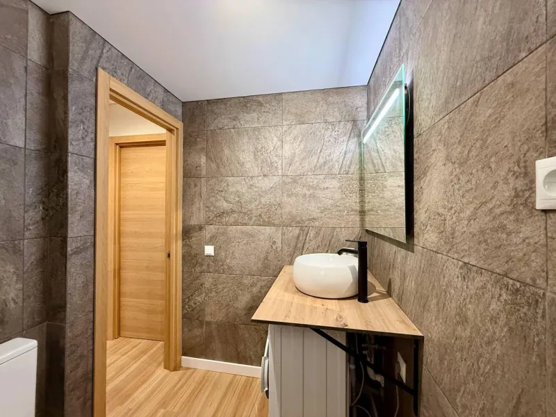 Exclusive Renovated Apartment with 2 Bedrooms, 1 Bathroom, and Pool, 250 m. from the Beach