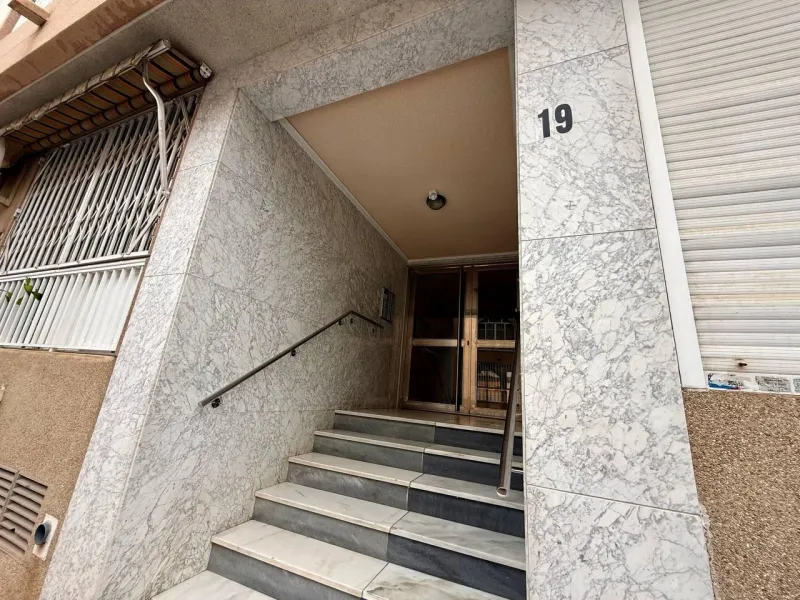 Exclusive Renovated Apartment with 2 Bedrooms, 1 Bathroom, and Pool, 250 m. from the Beach