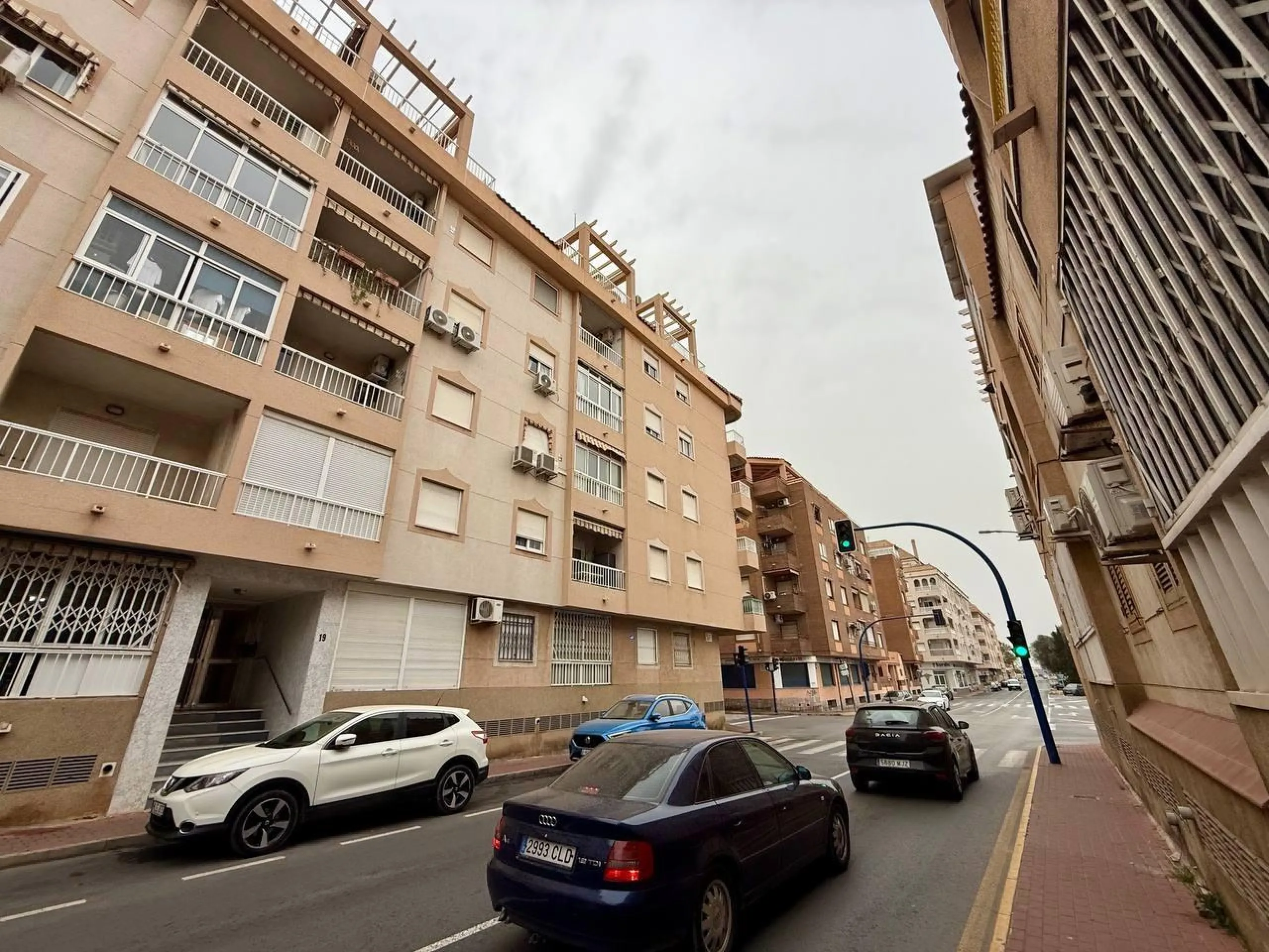 Exclusive Renovated Apartment with 2 Bedrooms, 1 Bathroom, and Pool, 250 m. from the Beach