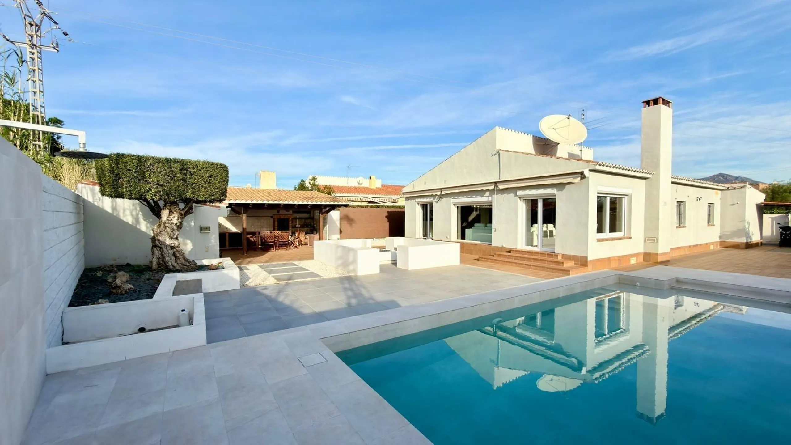 Chalet independiente en El Campello, a pocos minutos del mar 🌊