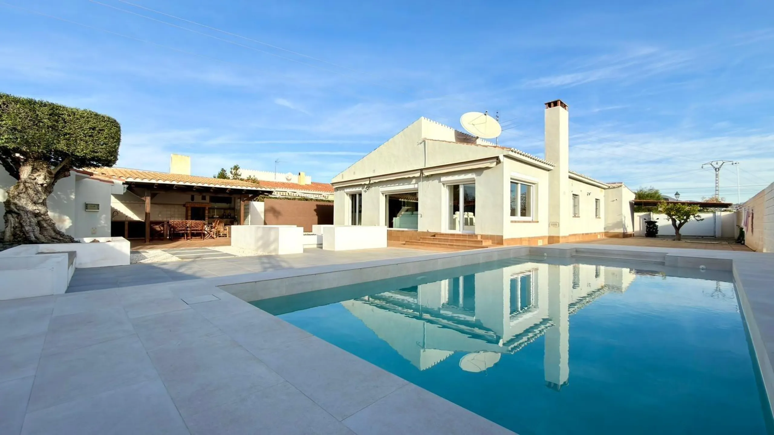 Chalet independiente en El Campello, a pocos minutos del mar 🌊