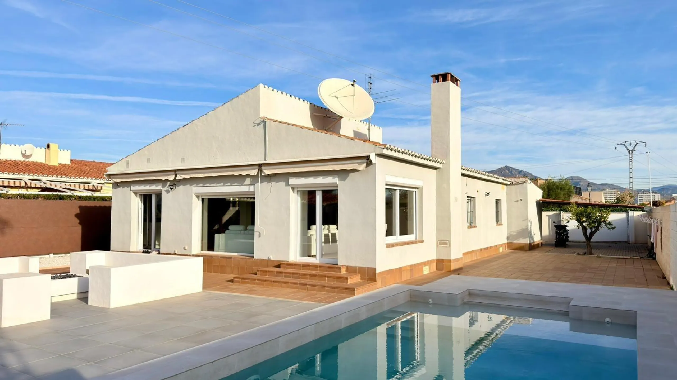 Chalet independiente en El Campello, a pocos minutos del mar 🌊