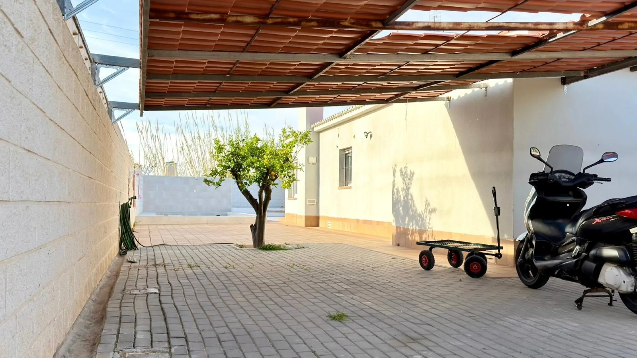 Chalet independiente en El Campello, a pocos minutos del mar 🌊