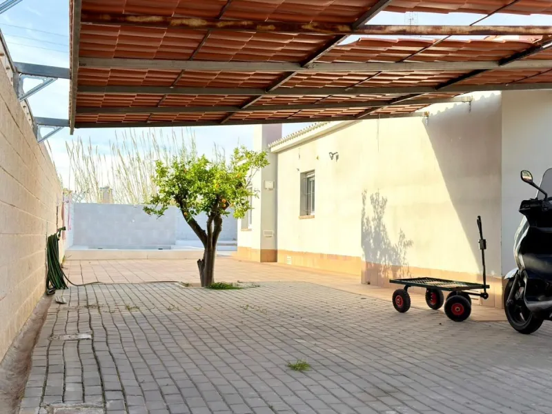 Chalet independiente en El Campello, a pocos minutos del mar 🌊