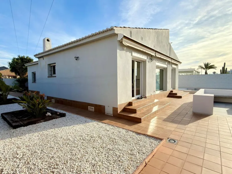 Chalet independiente en El Campello, a pocos minutos del mar 🌊