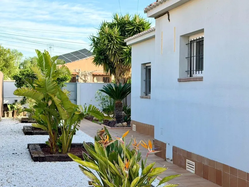 Chalet independiente en El Campello, a pocos minutos del mar 🌊