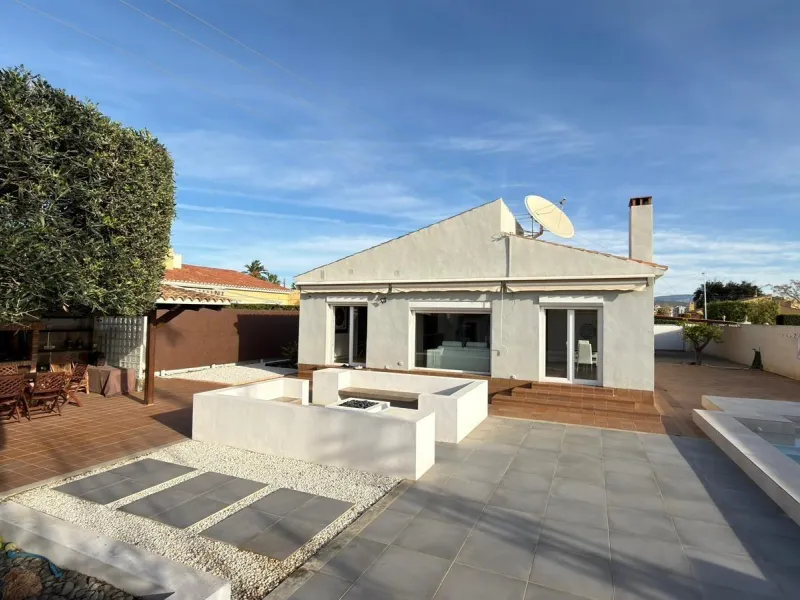 Chalet independiente en El Campello, a pocos minutos del mar 🌊
