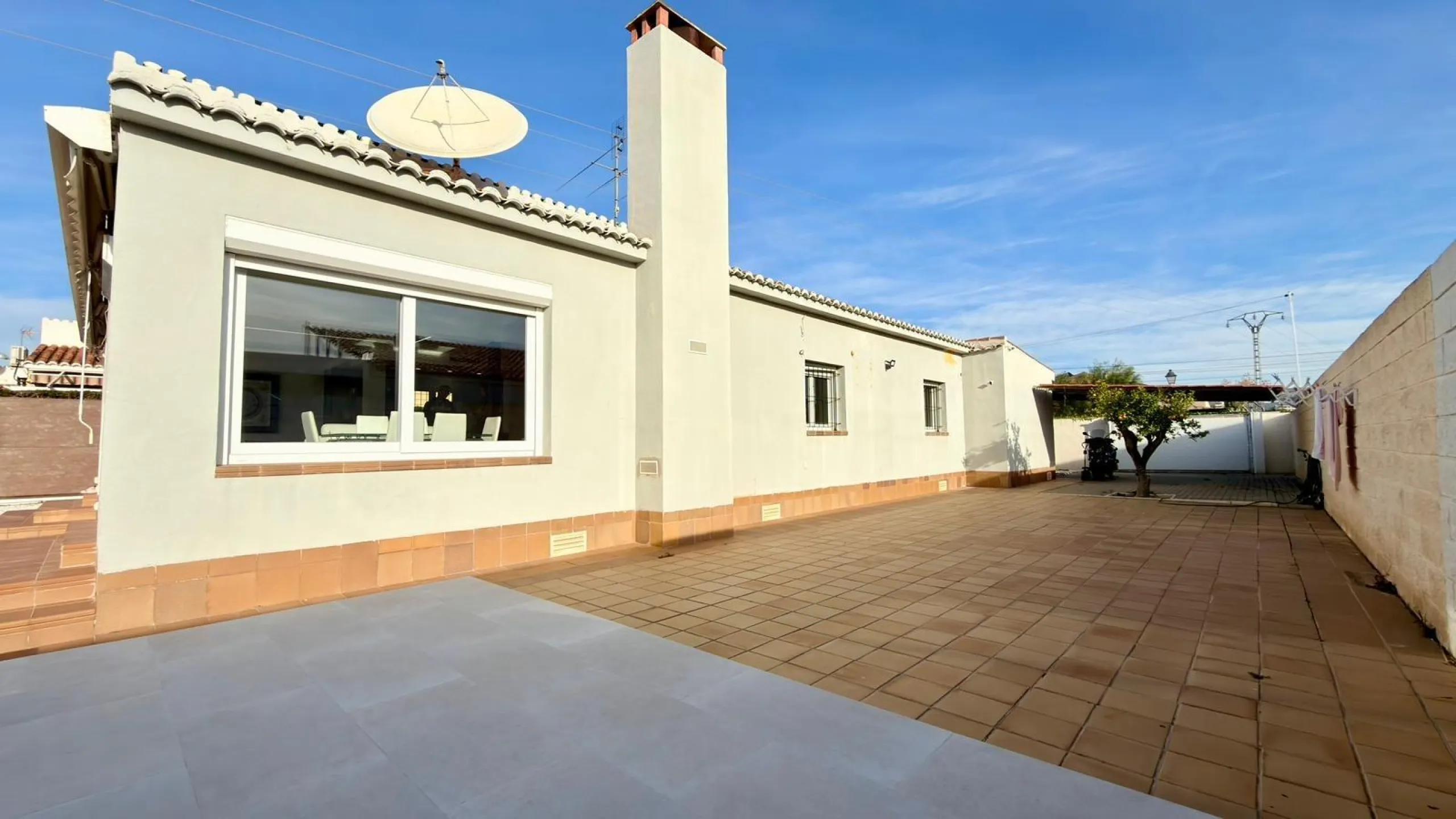Chalet independiente en El Campello, a pocos minutos del mar 🌊