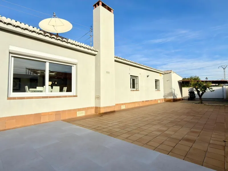 Chalet independiente en El Campello, a pocos minutos del mar 🌊