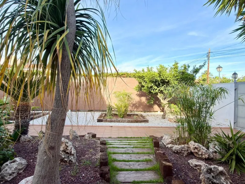 Chalet independiente en El Campello, a pocos minutos del mar 🌊