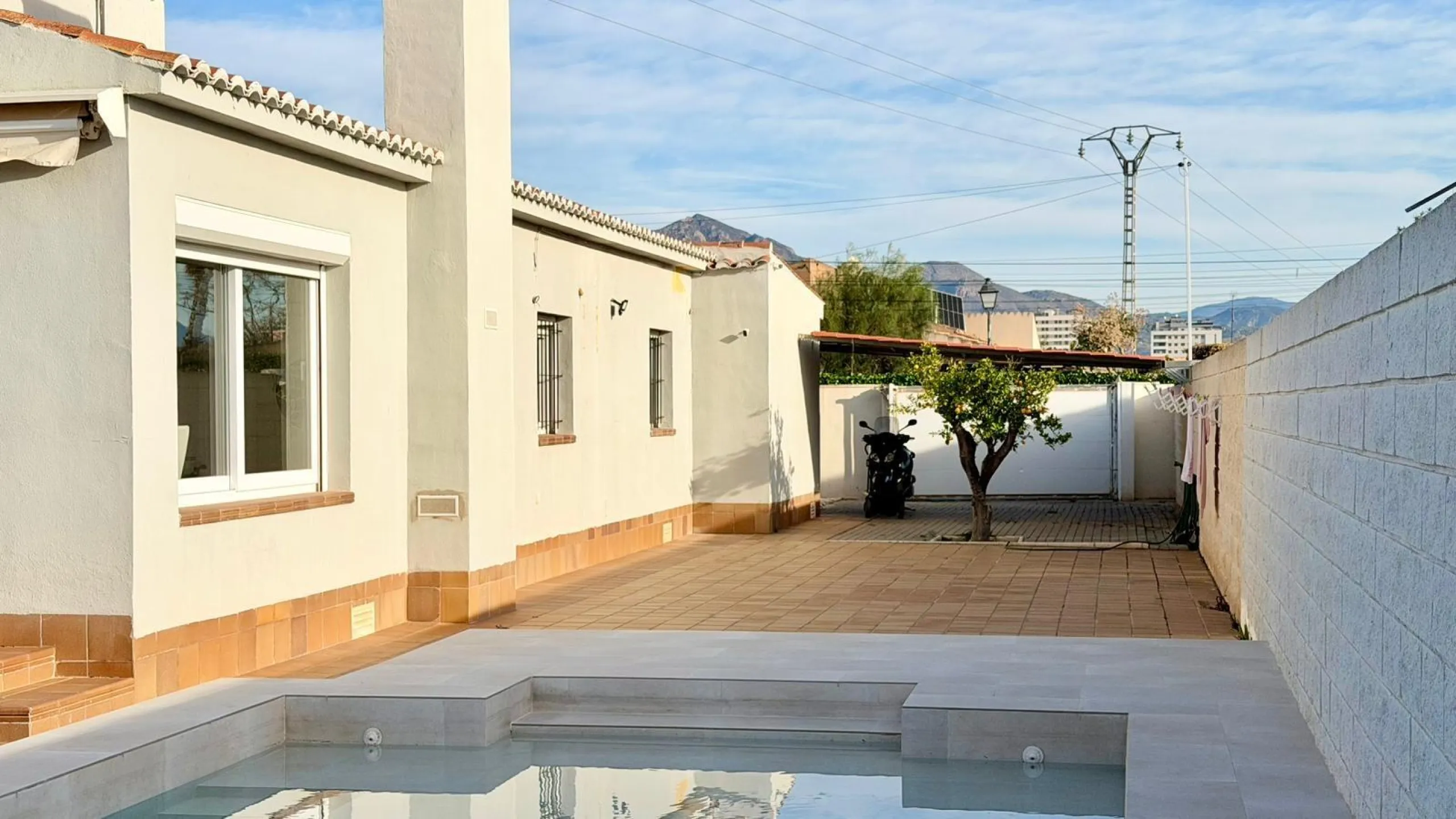 Chalet independiente en El Campello, a pocos minutos del mar 🌊