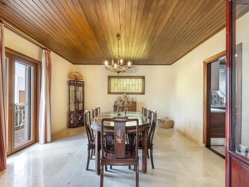 VILLA WITH PRIVATE POOL AND GARDEN IN THE PHILIPPINES WITH A PLOT OF 1510 M2. 5 BEDROOMS. 3 BATHROOMS. SURFACE AREA 366 M2.