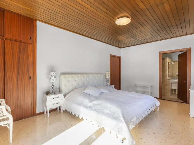 VILLA WITH PRIVATE POOL AND GARDEN IN THE PHILIPPINES WITH A PLOT OF 1510 M2. 5 BEDROOMS. 3 BATHROOMS. SURFACE AREA 366 M2.