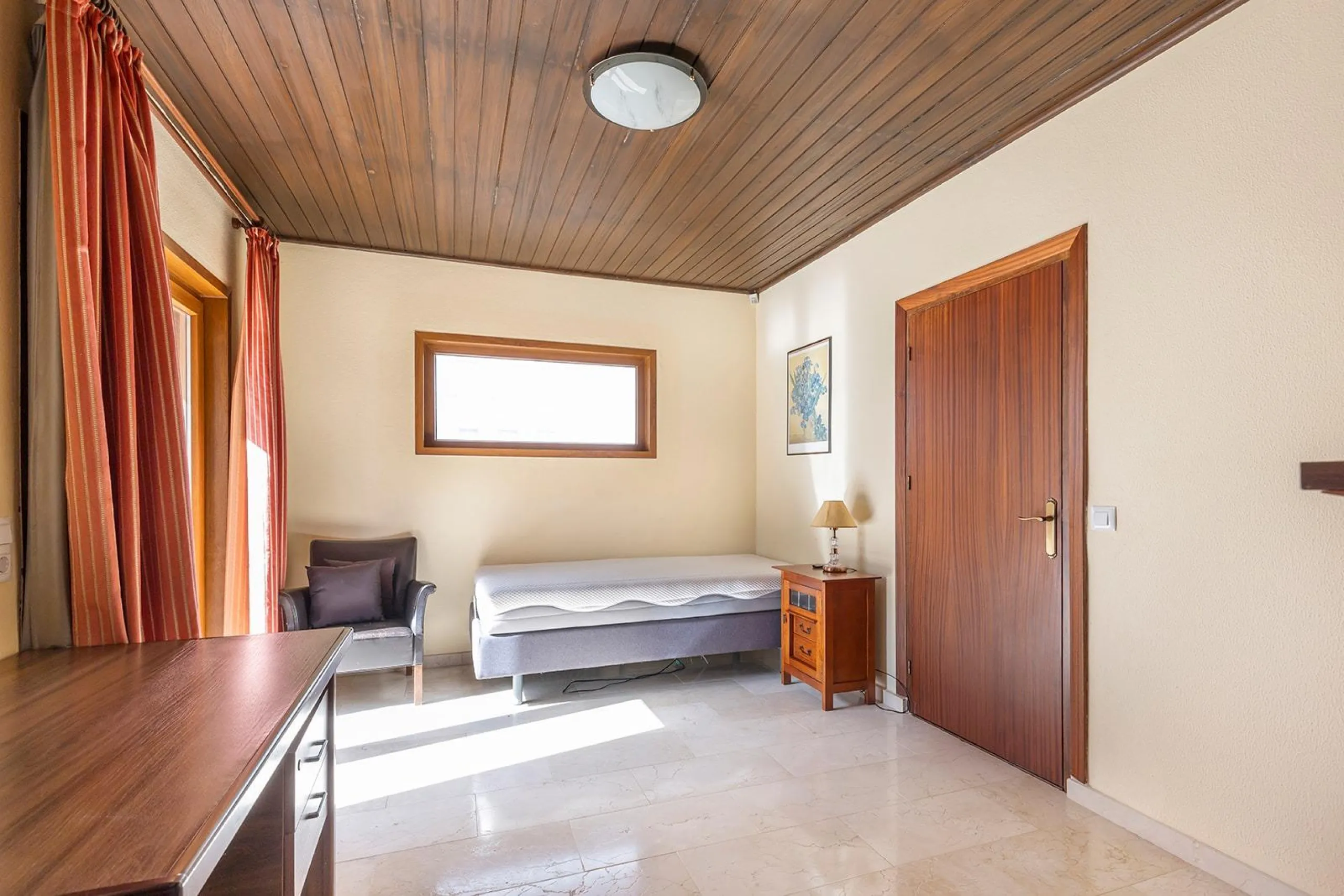 VILLA WITH PRIVATE POOL AND GARDEN IN THE PHILIPPINES WITH A PLOT OF 1510 M2. 5 BEDROOMS. 3 BATHROOMS. SURFACE AREA 366 M2.