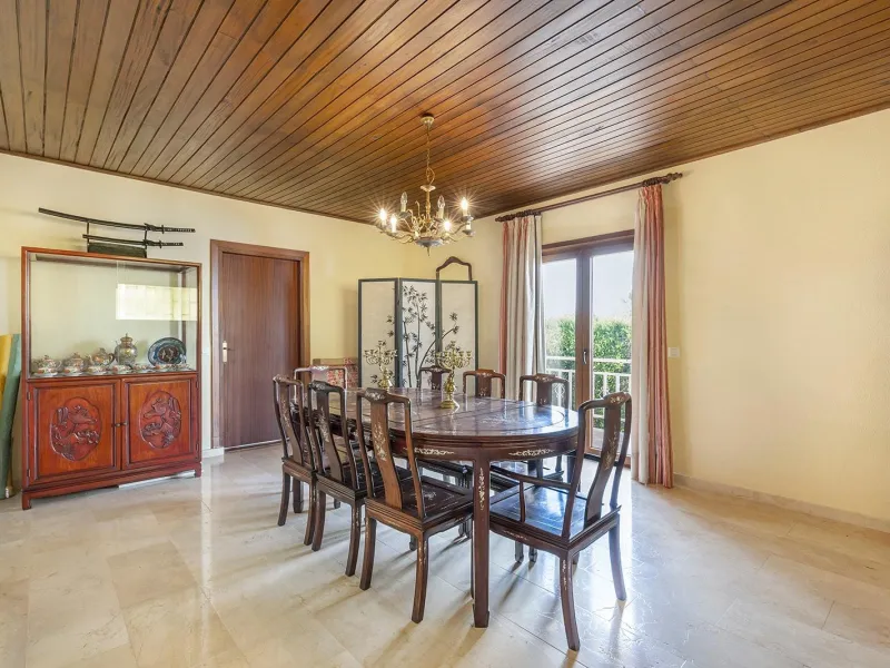 VILLA WITH PRIVATE POOL AND GARDEN IN THE PHILIPPINES WITH A PLOT OF 1510 M2. 5 BEDROOMS. 3 BATHROOMS. SURFACE AREA 366 M2.