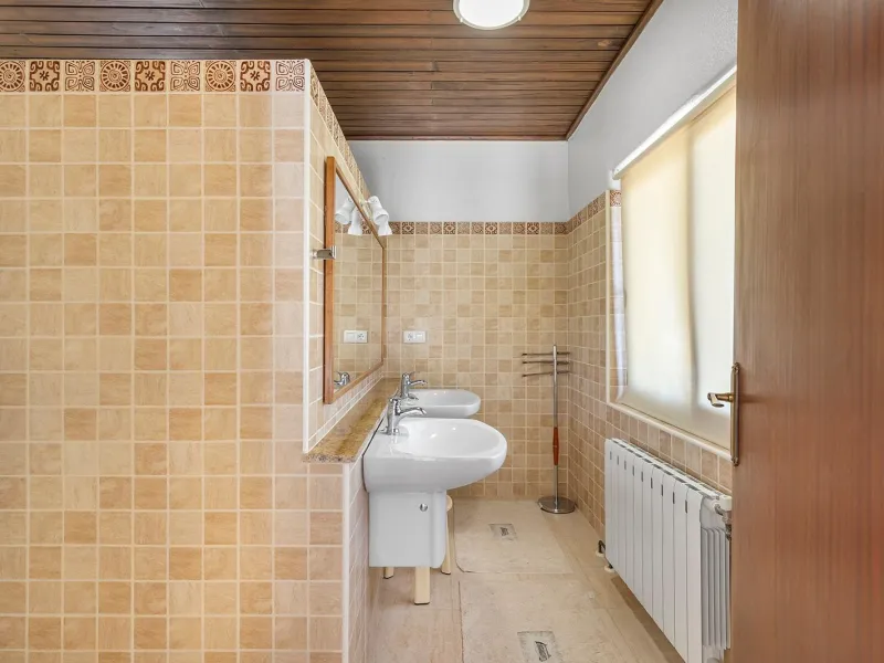 VILLA WITH PRIVATE POOL AND GARDEN IN THE PHILIPPINES WITH A PLOT OF 1510 M2. 5 BEDROOMS. 3 BATHROOMS. SURFACE AREA 366 M2.