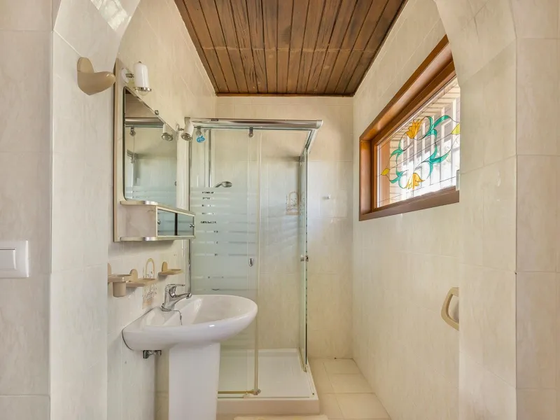 VILLA WITH PRIVATE POOL AND GARDEN IN THE PHILIPPINES WITH A PLOT OF 1510 M2. 5 BEDROOMS. 3 BATHROOMS. SURFACE AREA 366 M2.