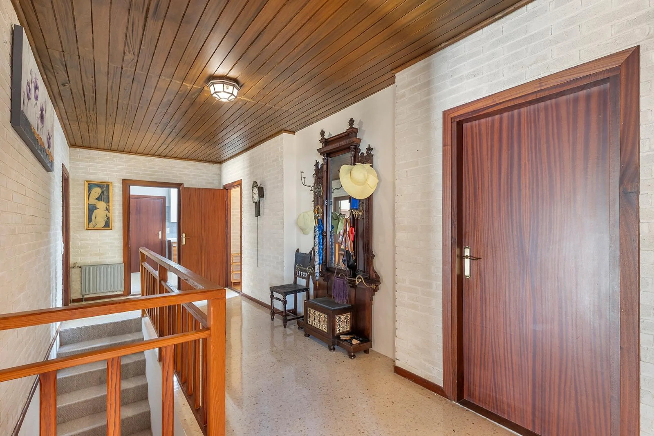 VILLA WITH PRIVATE POOL AND GARDEN IN THE PHILIPPINES WITH A PLOT OF 1510 M2. 5 BEDROOMS. 3 BATHROOMS. SURFACE AREA 366 M2.