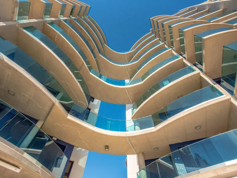 PENTHOUSE WITH SEA VIEWS IN 'SEA SENSE' WITH PRIVATE SOLARIUM. 2 BEDROOMS. 2 BATHROOMS. GARAGE + STORAGE INCLUDED.