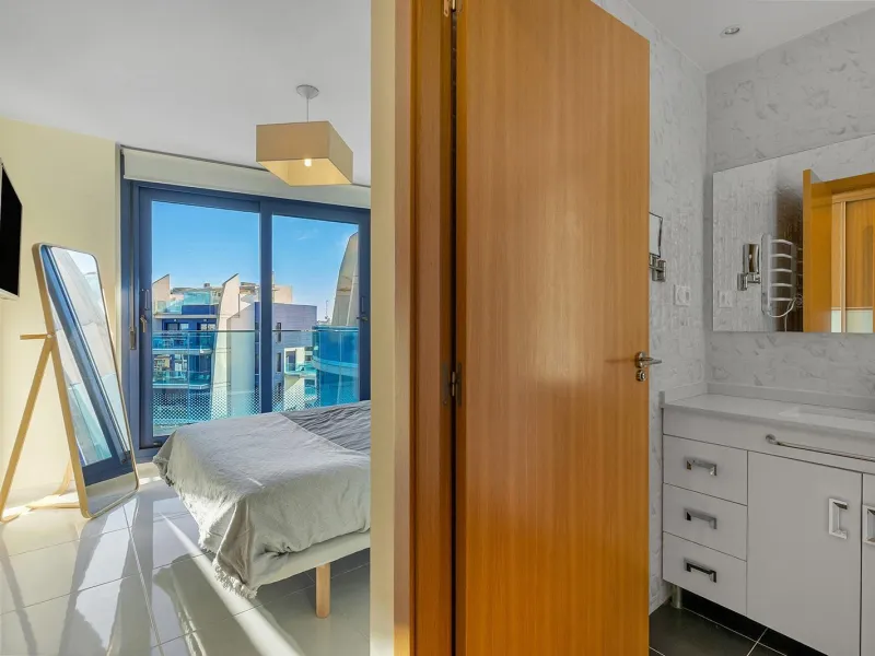 PENTHOUSE WITH SEA VIEWS IN 'SEA SENSE' WITH PRIVATE SOLARIUM. 2 BEDROOMS. 2 BATHROOMS. GARAGE + STORAGE INCLUDED.