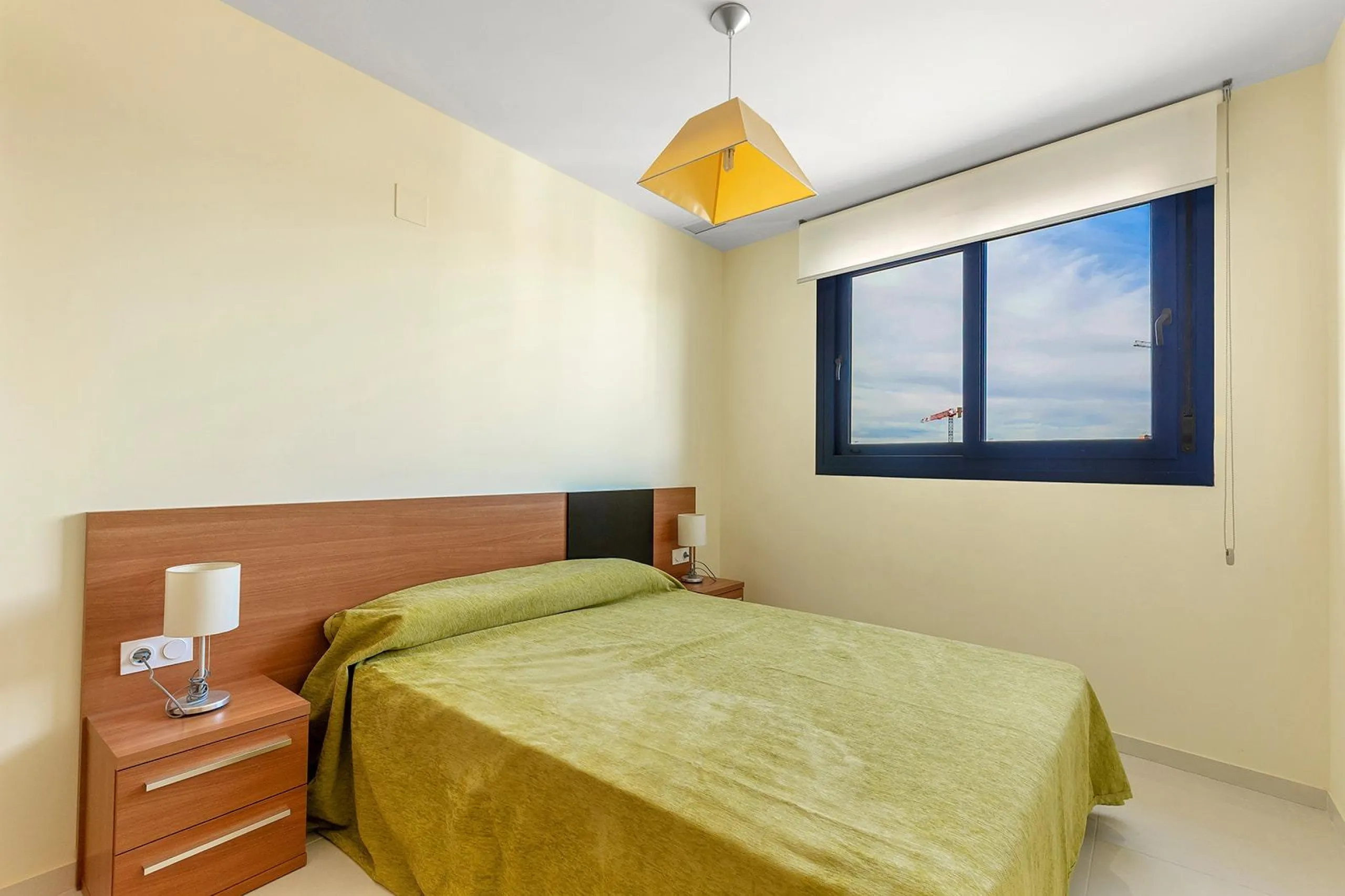 PENTHOUSE WITH SEA VIEWS IN 'SEA SENSE' WITH PRIVATE SOLARIUM. 2 BEDROOMS. 2 BATHROOMS. GARAGE + STORAGE INCLUDED.