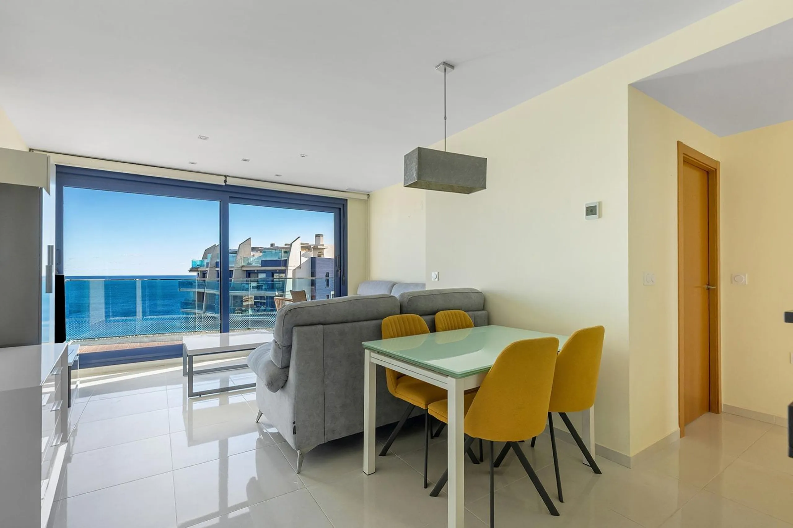 PENTHOUSE WITH SEA VIEWS IN 'SEA SENSE' WITH PRIVATE SOLARIUM. 2 BEDROOMS. 2 BATHROOMS. GARAGE + STORAGE INCLUDED.