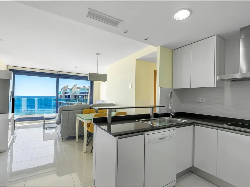 PENTHOUSE WITH SEA VIEWS IN 'SEA SENSE' WITH PRIVATE SOLARIUM. 2 BEDROOMS. 2 BATHROOMS. GARAGE + STORAGE INCLUDED.
