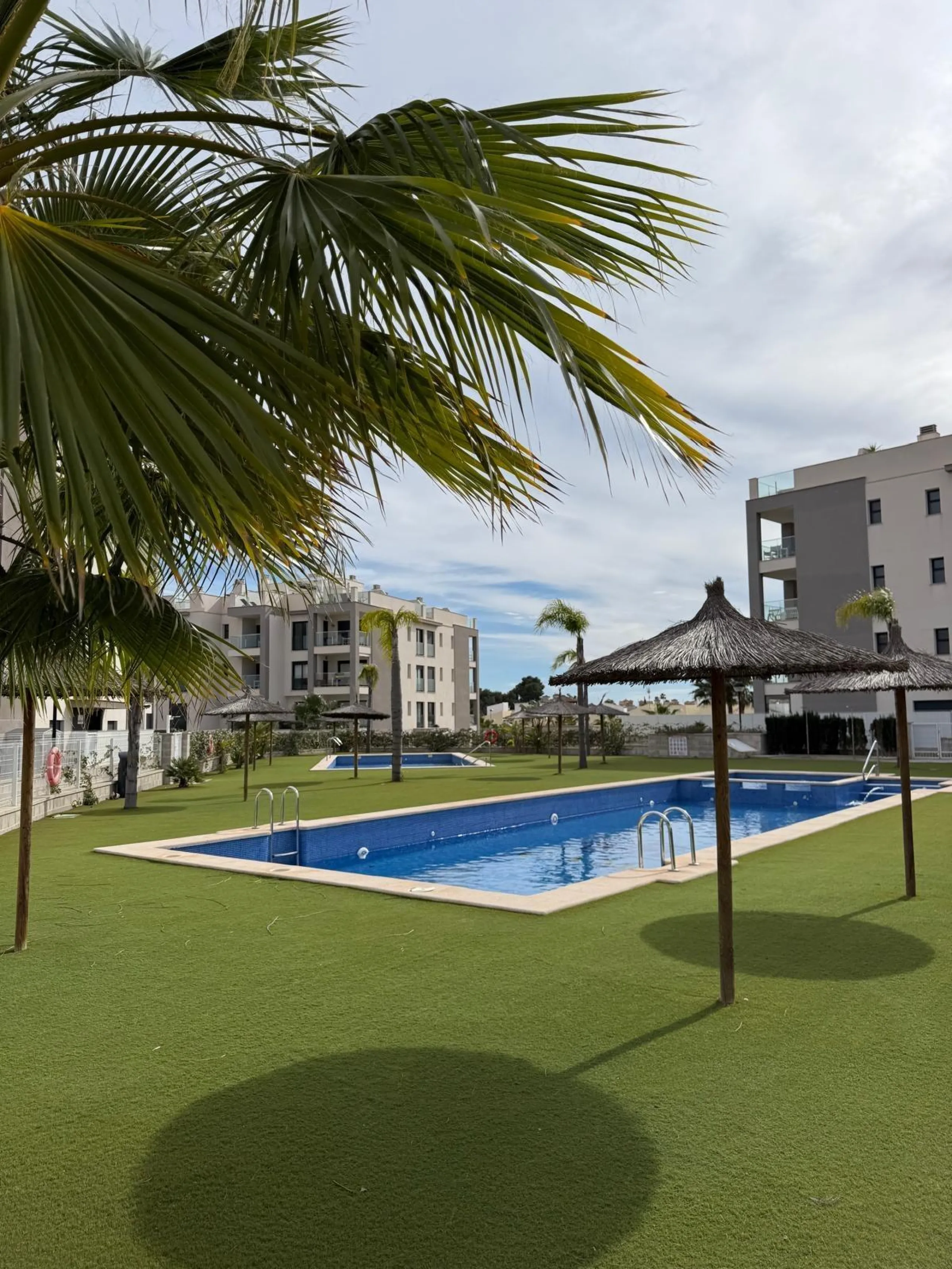 Apartamento Moderno en Orihuela Costa - Las Filipinas con solarium privado.