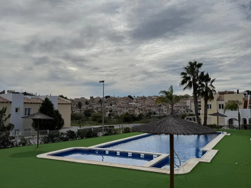 Apartamento Moderno en Orihuela Costa - Las Filipinas con solarium privado.