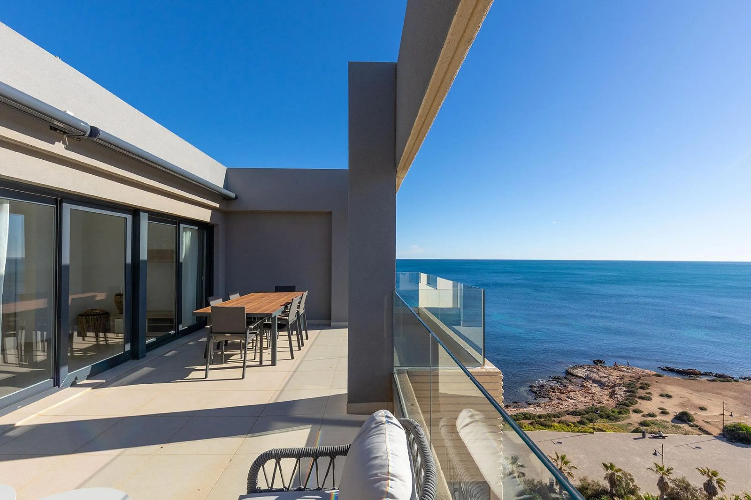 PENTHOUSE WITH SEA VIEWS IN PANORAMA MAR 3 BED. 2 BATHS. GARAGE + STORAGE INCLUDED. AREA OF 139 M2.