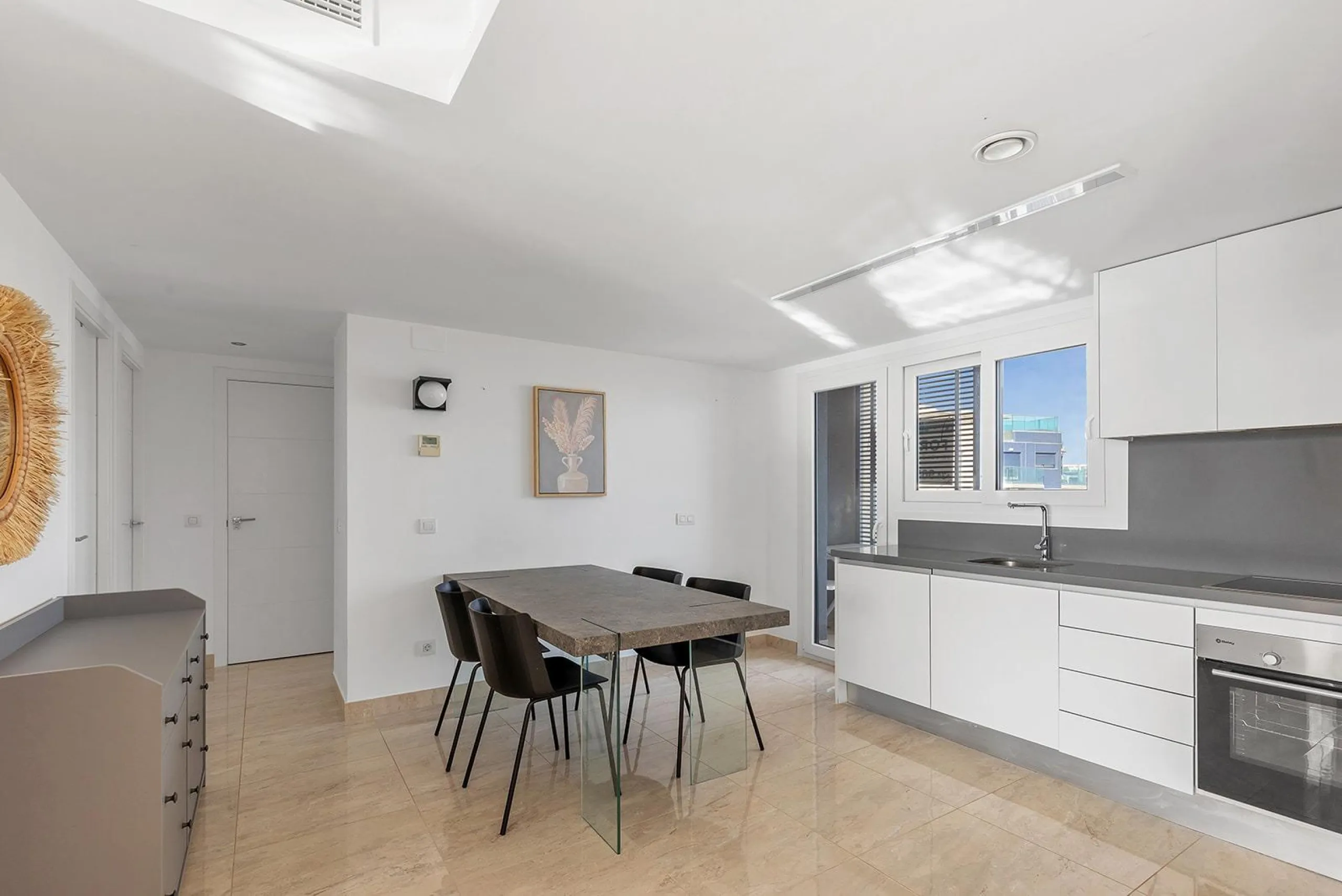 PENTHOUSE WITH SEA VIEWS IN PANORAMA MAR 3 BED. 2 BATHS. GARAGE + STORAGE INCLUDED. AREA OF 139 M2.