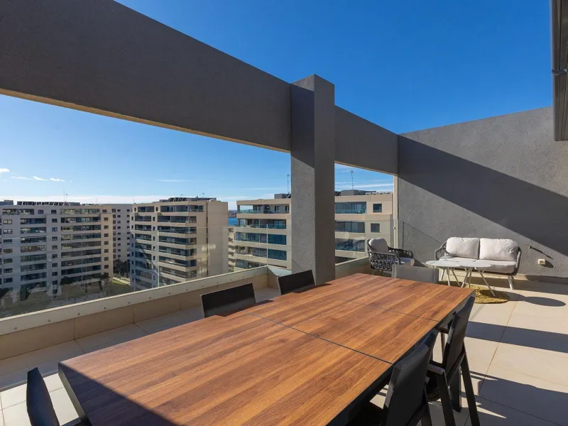 PENTHOUSE WITH SEA VIEWS IN PANORAMA MAR 3 BED. 2 BATHS. GARAGE + STORAGE INCLUDED. AREA OF 139 M2.