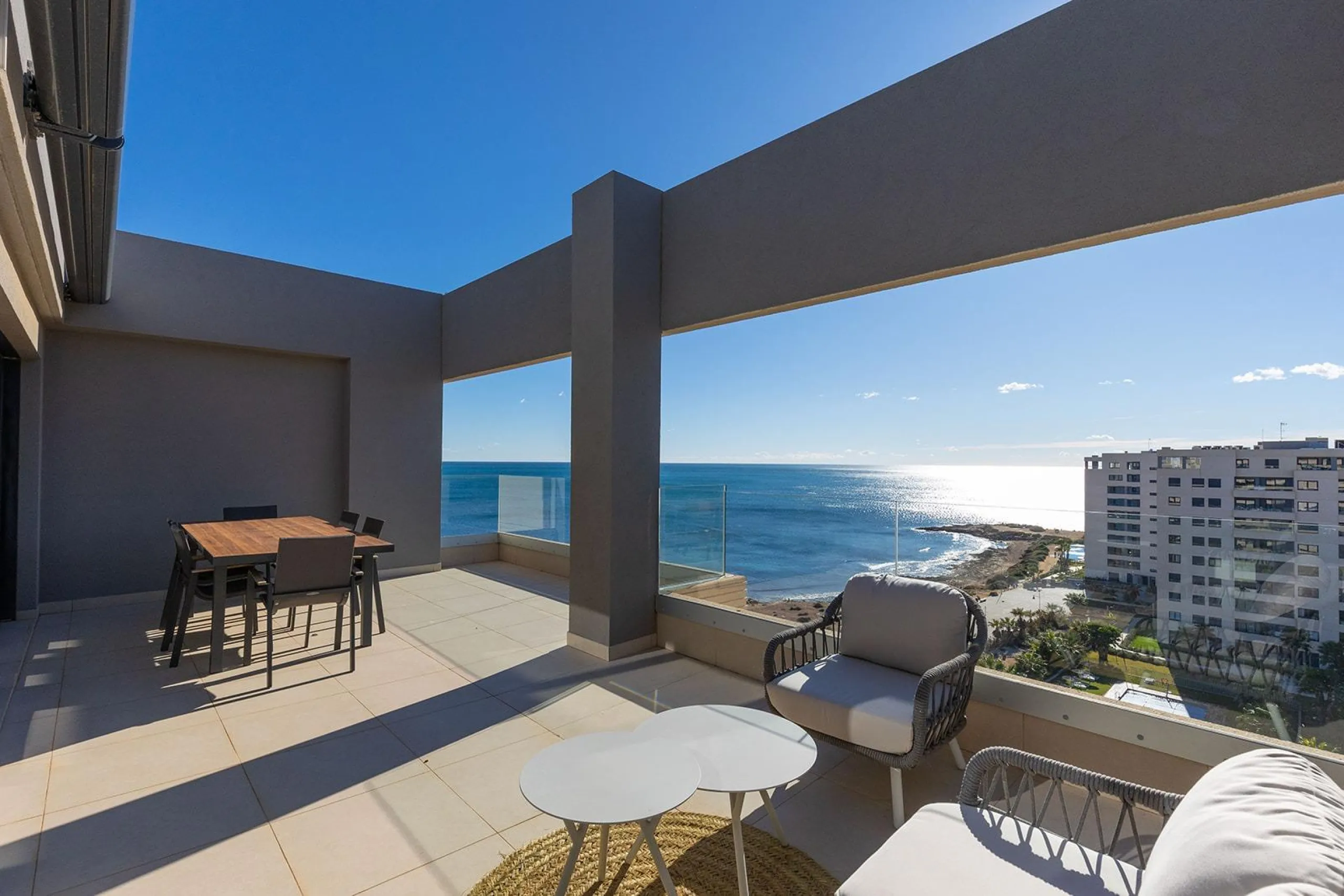 PENTHOUSE WITH SEA VIEWS IN PANORAMA MAR 3 BED. 2 BATHS. GARAGE + STORAGE INCLUDED. AREA OF 139 M2.