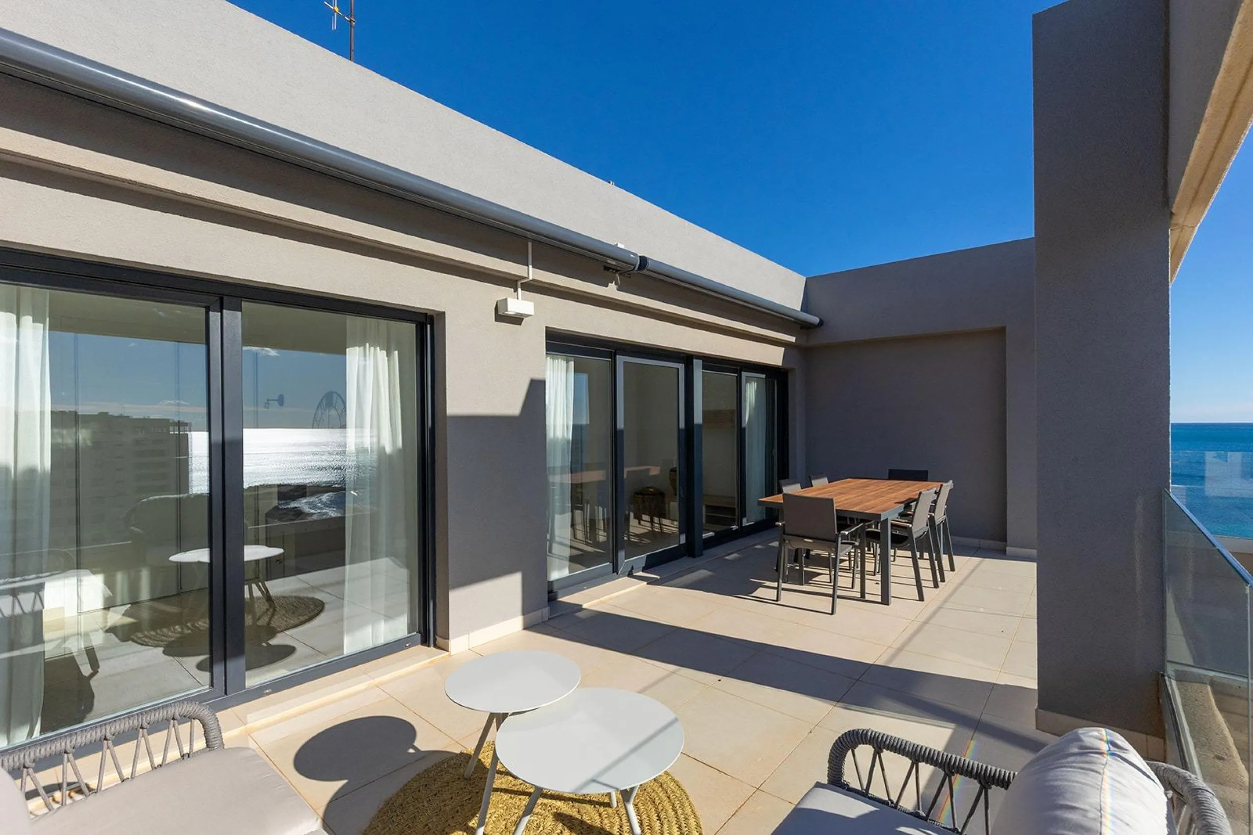PENTHOUSE WITH SEA VIEWS IN PANORAMA MAR 3 BED. 2 BATHS. GARAGE + STORAGE INCLUDED. AREA OF 139 M2.