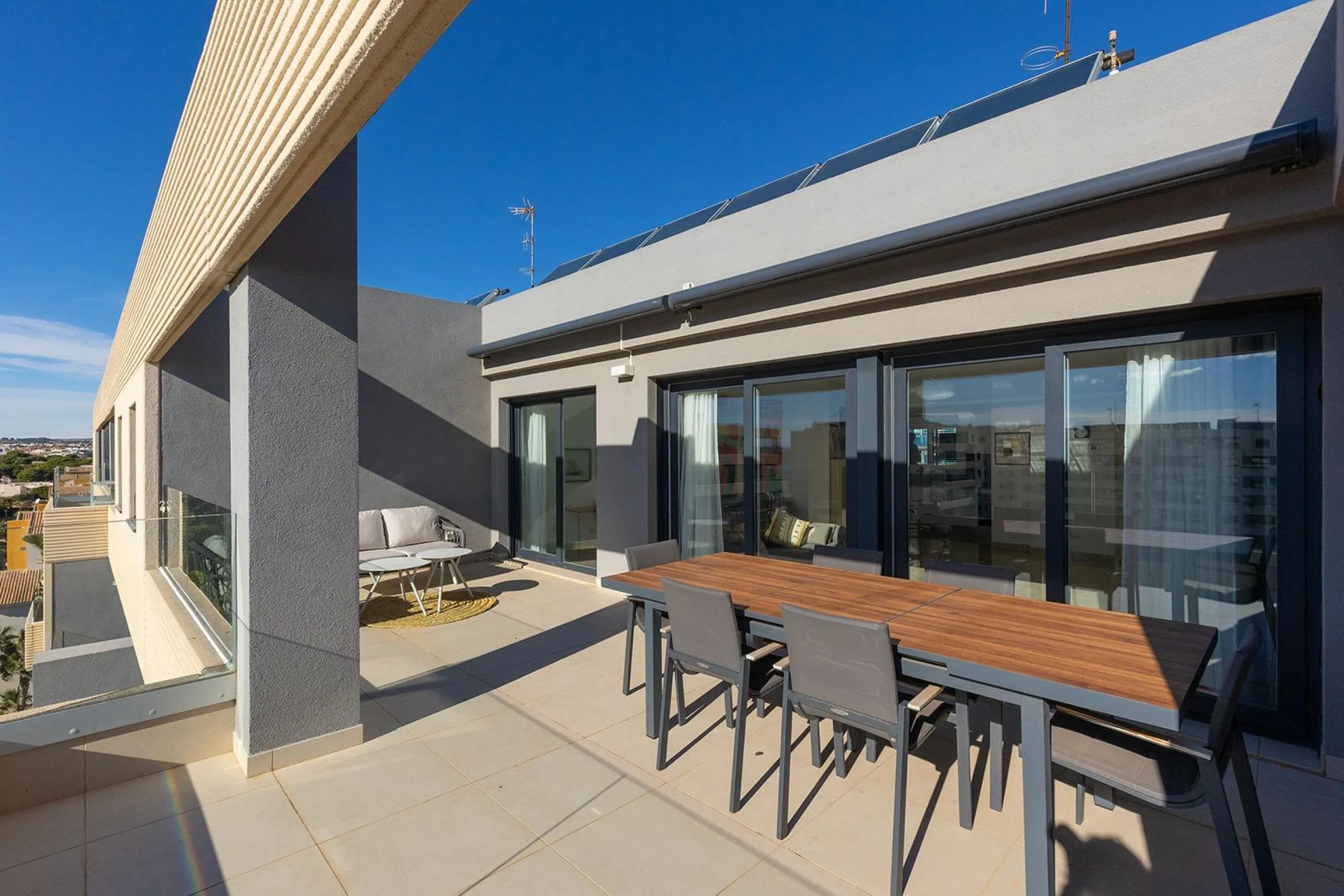 PENTHOUSE WITH SEA VIEWS IN PANORAMA MAR 3 BED. 2 BATHS. GARAGE + STORAGE INCLUDED. AREA OF 139 M2.