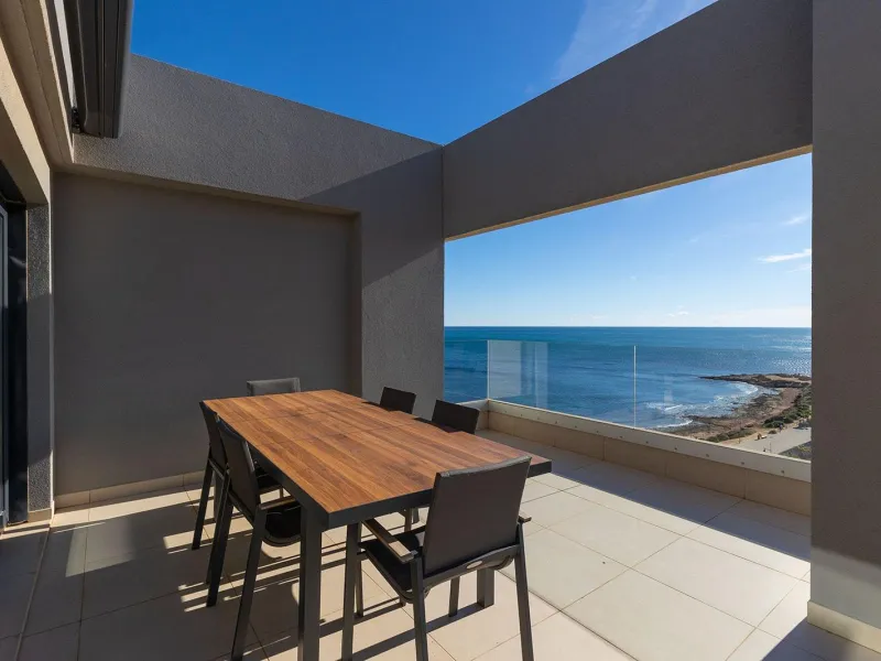 PENTHOUSE WITH SEA VIEWS IN PANORAMA MAR 3 BED. 2 BATHS. GARAGE + STORAGE INCLUDED. AREA OF 139 M2.