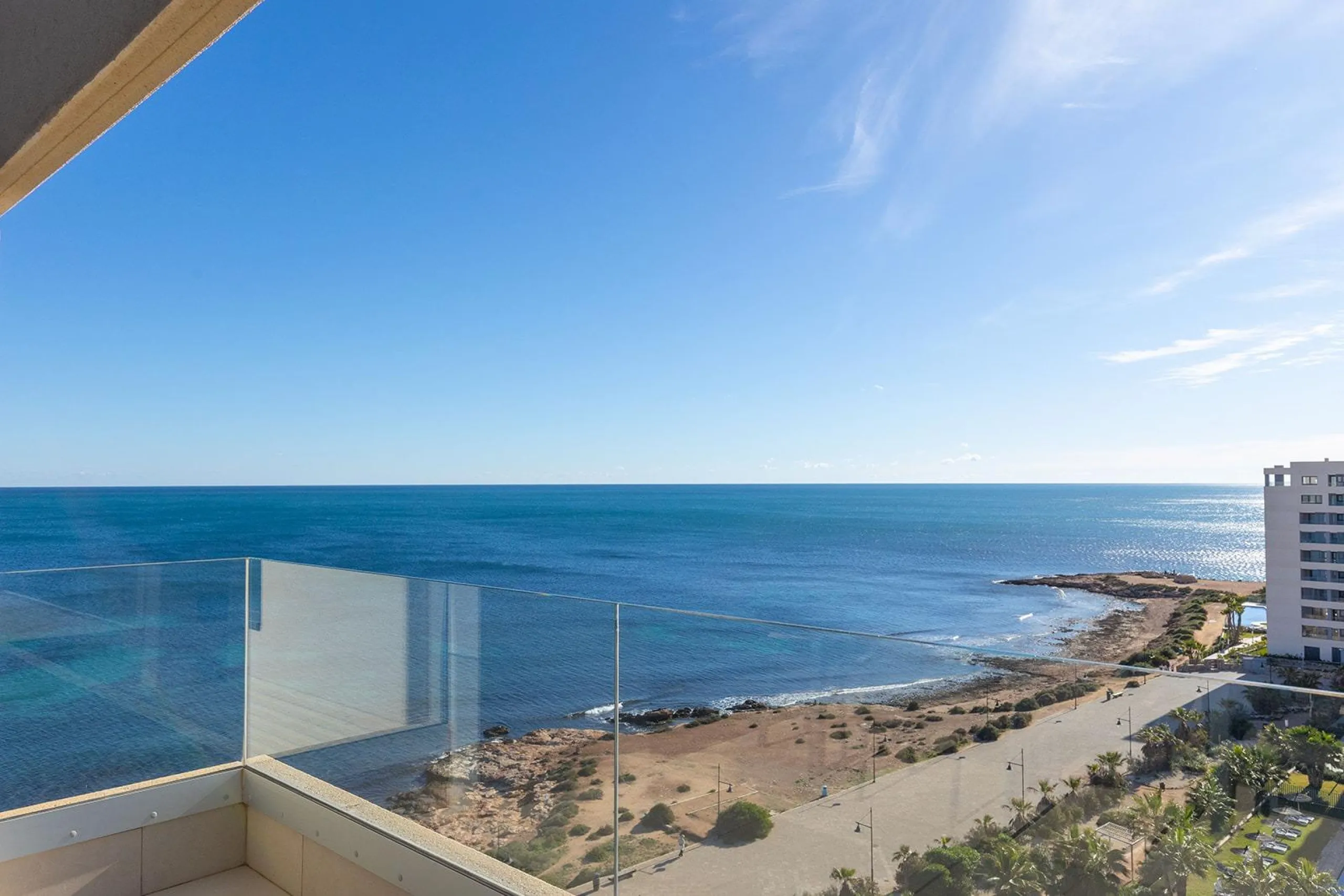 PENTHOUSE WITH SEA VIEWS IN PANORAMA MAR 3 BED. 2 BATHS. GARAGE + STORAGE INCLUDED. AREA OF 139 M2.