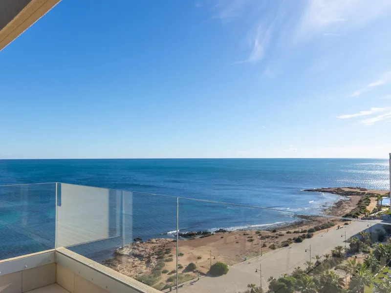 PENTHOUSE WITH SEA VIEWS IN PANORAMA MAR 3 BED. 2 BATHS. GARAGE + STORAGE INCLUDED. AREA OF 139 M2.