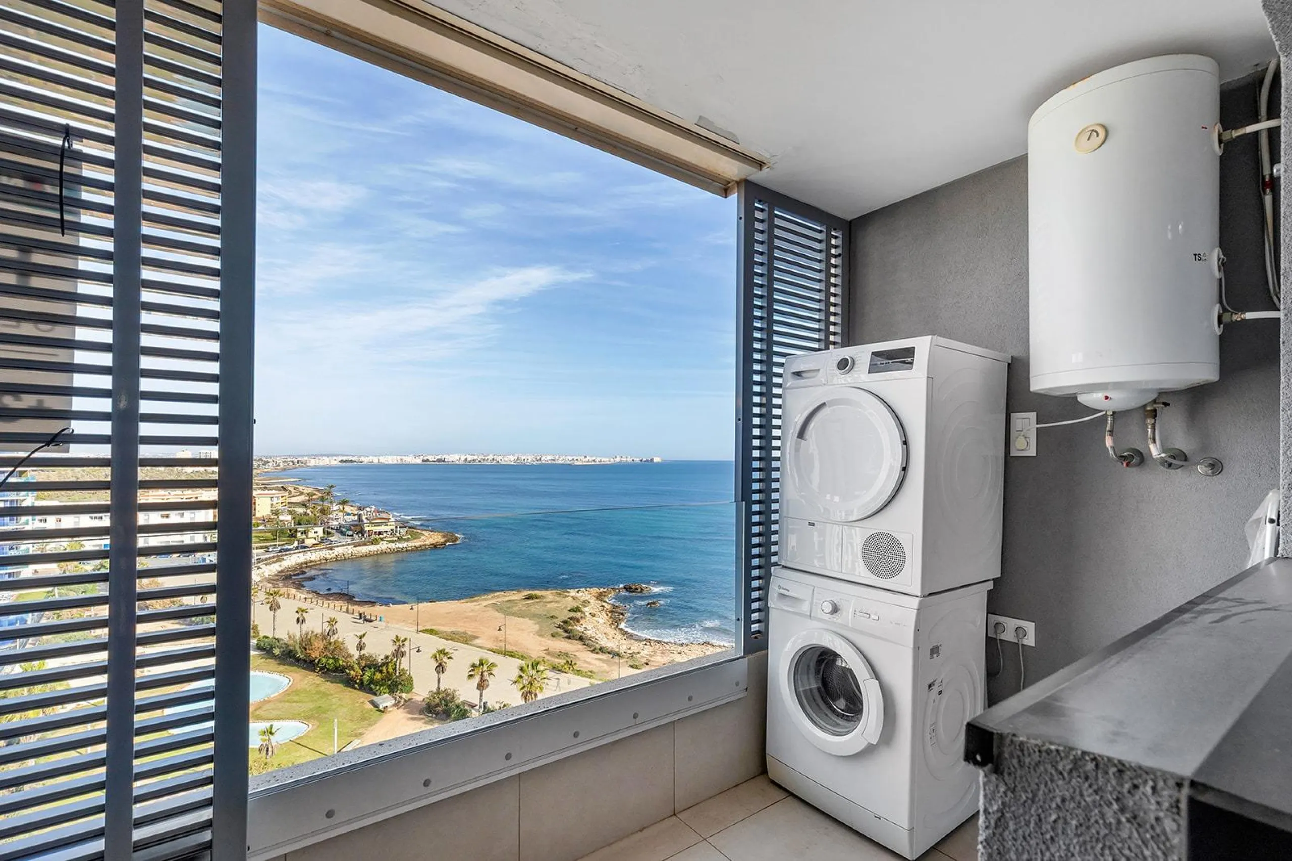 PENTHOUSE WITH SEA VIEWS IN PANORAMA MAR 3 BED. 2 BATHS. GARAGE + STORAGE INCLUDED. AREA OF 139 M2.