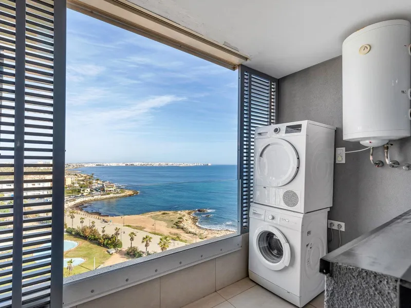 PENTHOUSE WITH SEA VIEWS IN PANORAMA MAR 3 BED. 2 BATHS. GARAGE + STORAGE INCLUDED. AREA OF 139 M2.